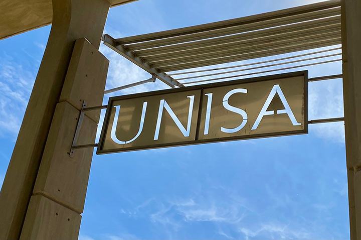 <p>Rhodesia, whose white minority regime broke away from a decolonising Britain in 1965, holds democratic elections. Robert Mugabe becomes Prime Minister of the new state, Zimbabwe.</p>